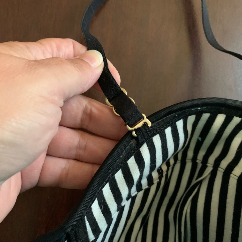 Bra lab size D bra with adjustable band and removable straps. - Picture 6 of 9